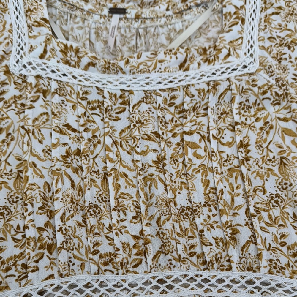 *Sold* Free People White Smocked Tiered Blouse - Picture 5 of 5